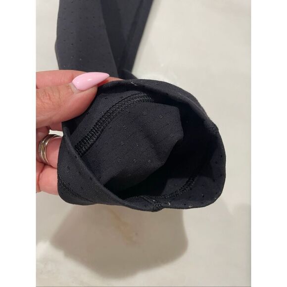 Lululemon Perforated High Waisted Leggings Size 2 - Picture 4 of 6
